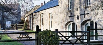 Collection of 4 charming barns offering group accommodation for 16, close to Bakewell