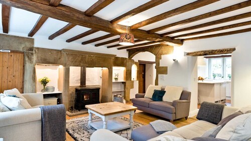 Traditional 5 bedroom stone built farmhouse, near Monsal Trail and Bakewell.