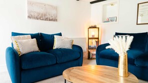 Smart TV, caminetto, lettore DVD