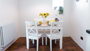 Dining - Cosy 2 bed cottage nestled in the village of Bradwell, close to the Hope Valley (Bradwell)