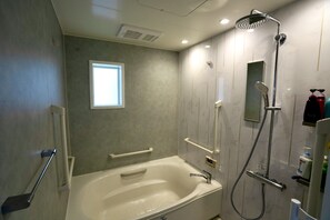 Shower, hair dryer, towels, soap - 2 bedroom private vacation home in ? (奄美市)