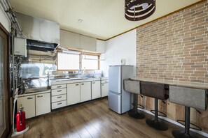 Quarto básico | Cozinha privada | Chaleira elétrica