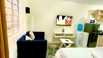 Deluxe Studio | Living area