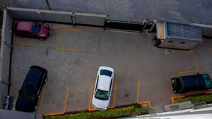 Tempat parkir