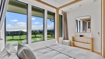 3 bedrooms, desk, iron/ironing board, travel crib