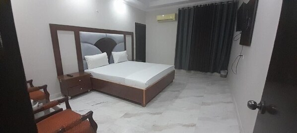 Deluxe Double Room | Free WiFi - Hotel Prime Rose (Lahore)
