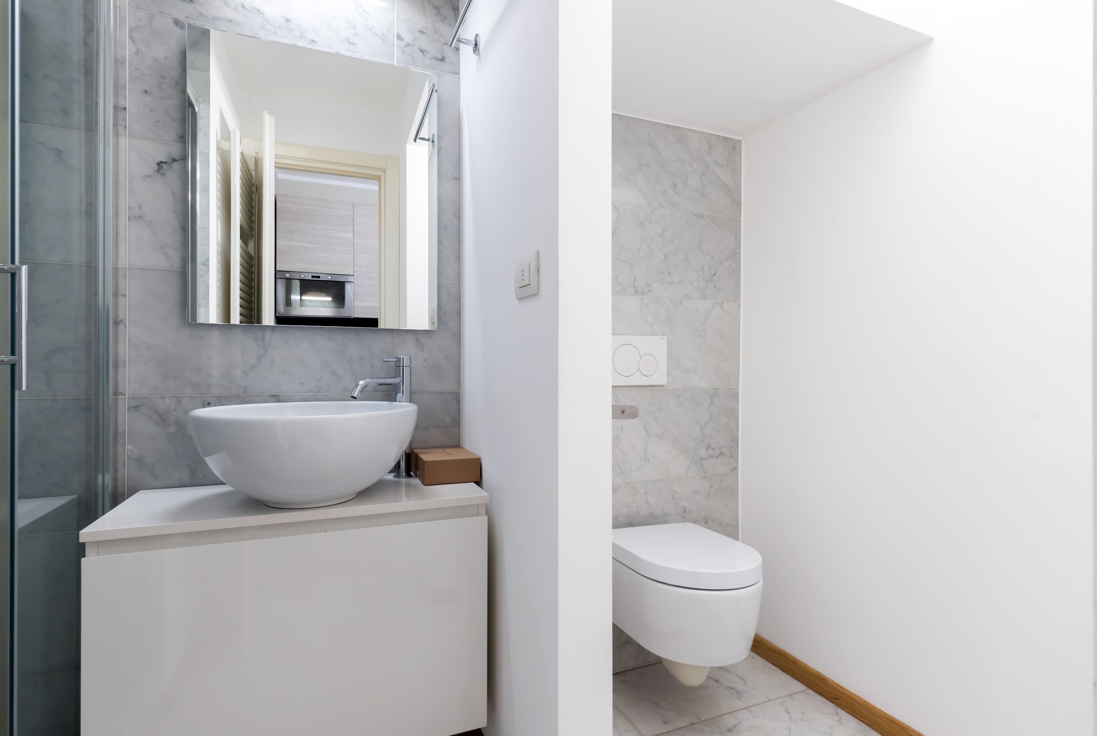 Exclusive-Apartment, 1 Doppelbett und Schlafsofa, Stadtblick | Badezimmer | Dusche, kostenlose Toilettenartikel, Haartrockner, Bidet