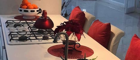 House, 2 Bedrooms, Fireplace | Dining