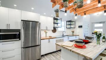 Mikrobølgeovn, ovn og kokeplater