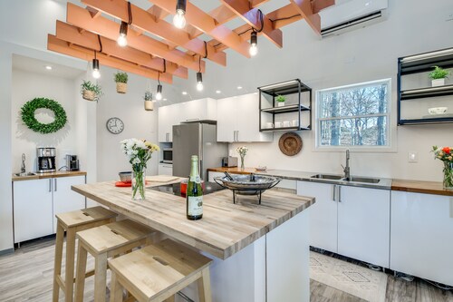 5 ★ FARM STAY at our EUROPEAN STYLE LUXURY BARNDOMINIUM & COLLECT FRESH EGGS