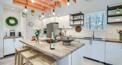 5 ★ FARM STAY at our EUROPEAN STYLE LUXURY BARNDOMINIUM & COLLECT FRESH EGGS