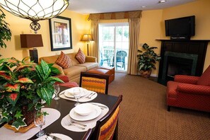 TV, DVD player - Vacation Village at Williamsburg - Close to Theme Parks! (Williamsburg)