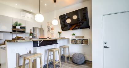 Farm Stay at our Luxury European Style Barndo with Highland Cows & collect eggs