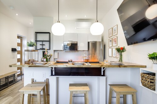 Luxury Barndo 2AN Europe Style Farm Stay Highland Cows, Chickens, Ducks