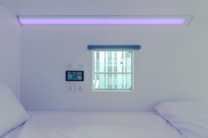 earth single | Desk, laptop workspace, soundproofing, free WiFi - Bobopod ITC Kuningan Jakarta (Jakarta)