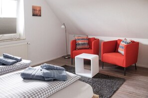 3 Schlafzimmer, Reisekinderbett