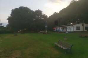 Property grounds - Lakeside Living with Garden (Goldberg)