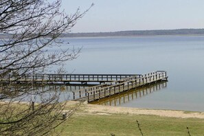 Miscellaneous - Lakeside Living with Garden (Goldberg)