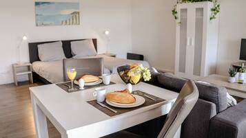 1 chambre, fer et planche Ă repasser, Wi-Fi, draps fournis