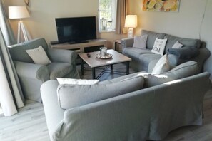 Tv, dvd-afspiller, stereoanlæg