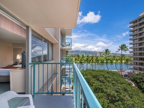 Property grounds - Aloha Surf Waikiki - 5 minute walk to Waikiki beach (Honolulu)