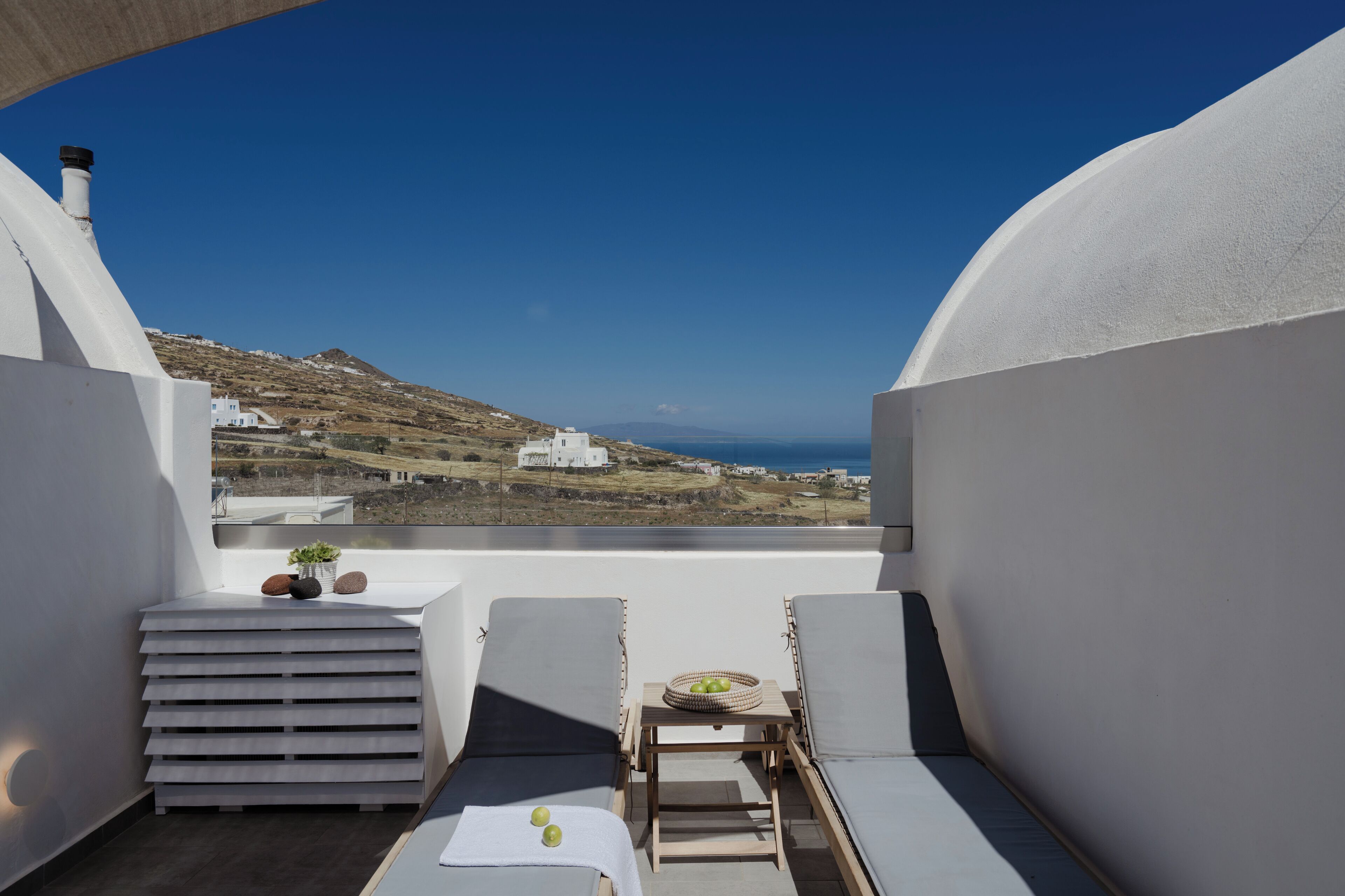Premium Suite with Sea View | Hochwertige Bettwaren, laptopgeeigneter Arbeitsplatz