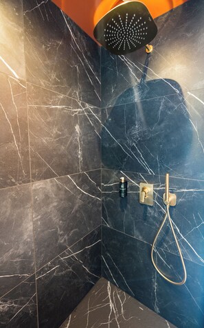 Deluxe Room (La Prestige) | Bathroom - l'Impasse (Nampty)