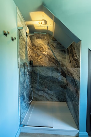 Comfort Room (La Classic Valley) | Bathroom