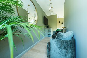 Chambre Confort (La King Forest) | Coin séjour