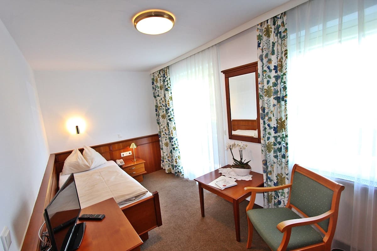 Standard Single Room | 1 bedroom, in-room safe, individually decorated, individually furnished