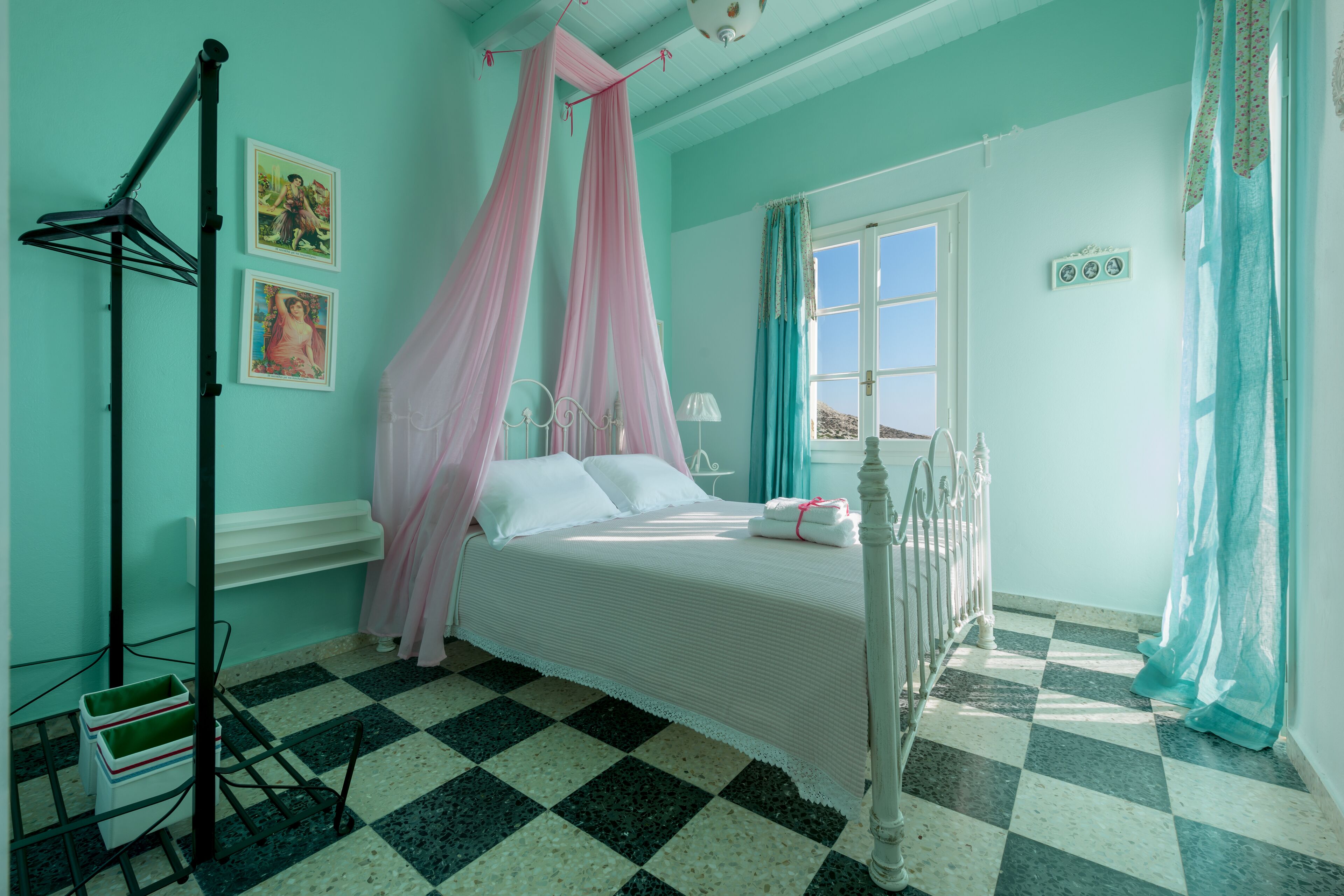 Betten mit Memory-Foam-Matratzen, kostenloses WLAN