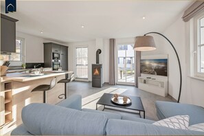 TV, peis og bordtennis