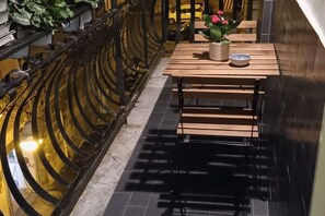 Outdoor dining - Dwelling DaNicla (Napoli)