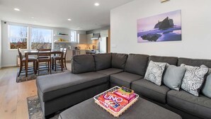 TV - The Boy Who Lived, Harry Potter's Sweet Suite (Seattle)