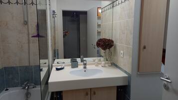 SĂšche-cheveux, papier toilette