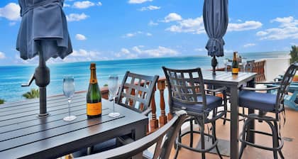 Welcome to this breathtaking panoramic gem located in Hamilton Cove