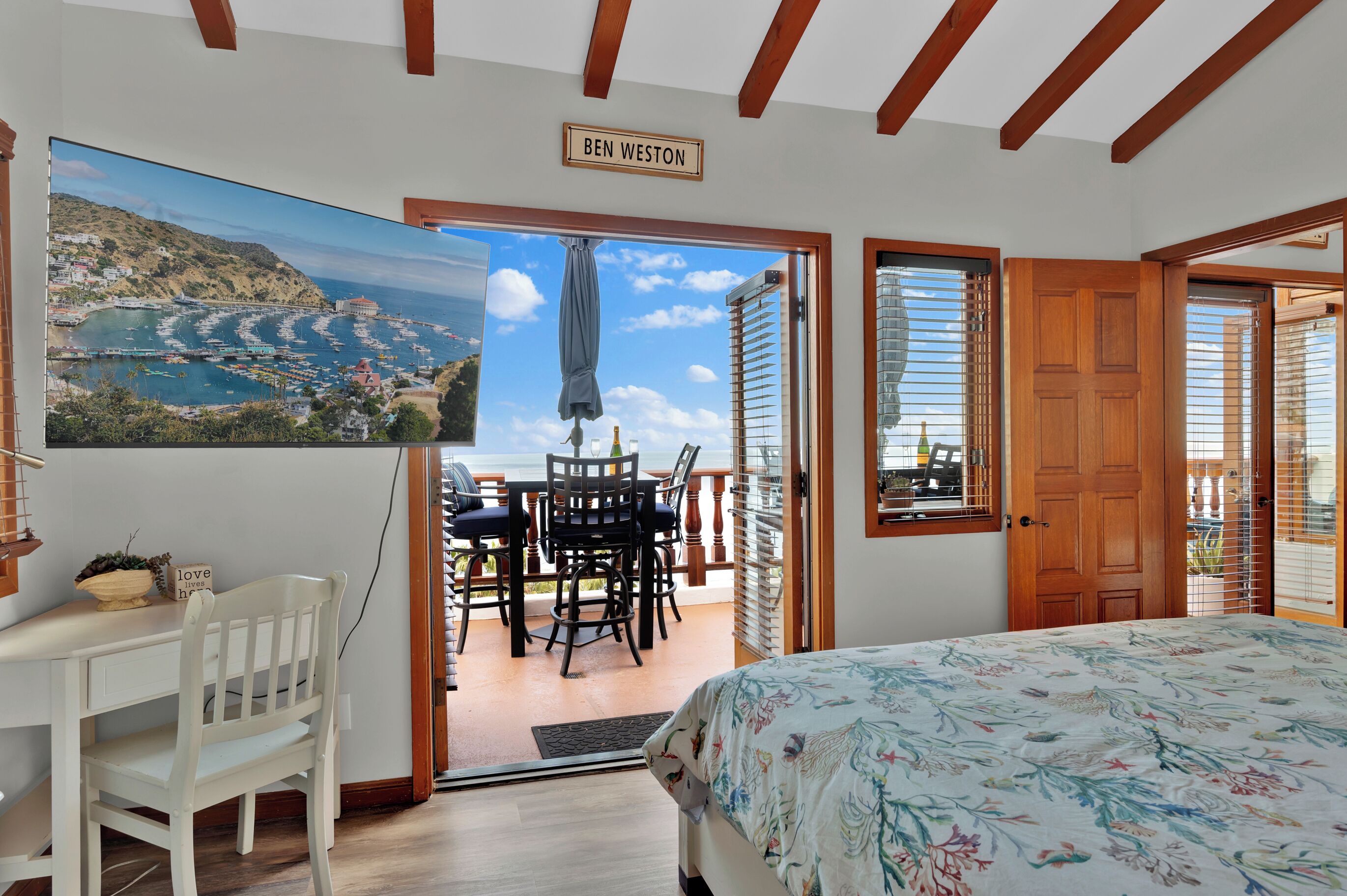 2 bedrooms, desk, iron/ironing board, travel cot