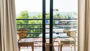 ๋๋ญ์ค๋ฃธ (Holitel Hill View Room) | 2 ๊ฐ์ ์นจ์ค, ์ดํ๋ฆฌ์ ํ๋ ๋ผ ์ํธ, ๊ณ ๊ธ ์นจ๊ตฌ, ๋ฏธ๋๋ฐ