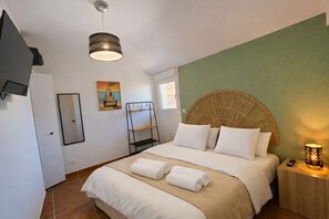 1 Schlafzimmer, Bügeleisen/Bügelbrett, Reisekinderbett, kostenloses WLAN