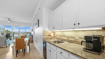 Signature Condo, 3 Bedrooms, Balcony, Beach View | Private kitchen | Fridge, microwave, oven, stovetop