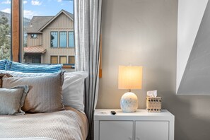 2 quartos, escrivaninha, Wi-Fi de cortesia, roupa de cama
