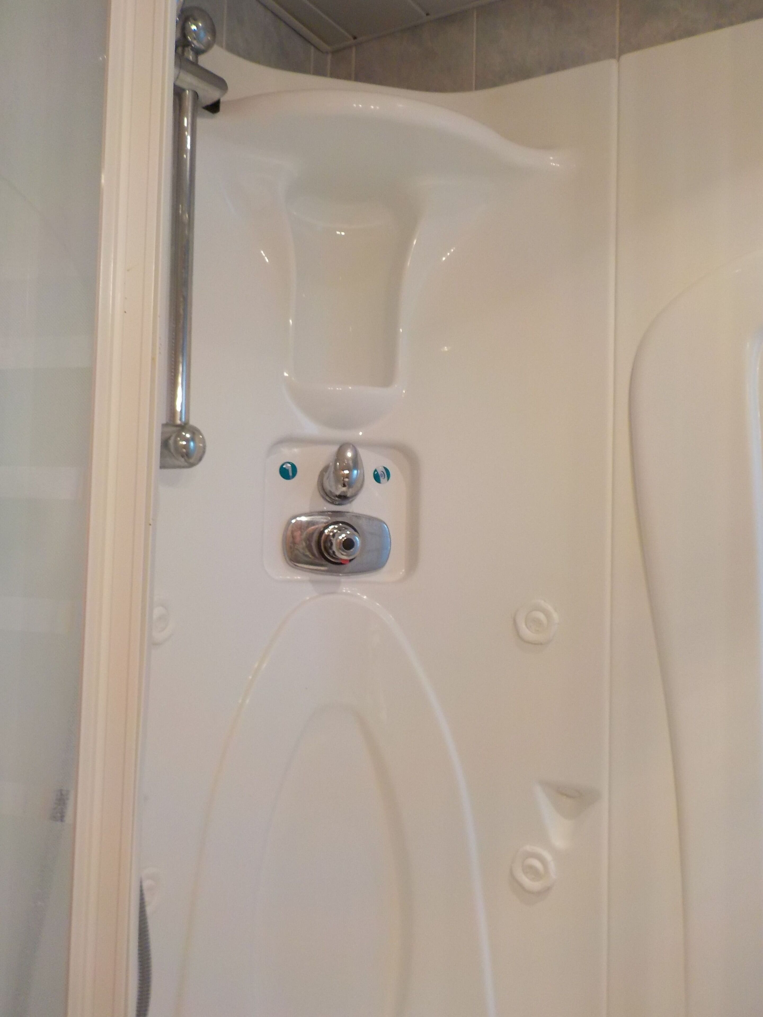 Shower, towels