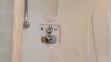 Shower, towels