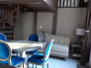 Interior - Independent house 40 minutes from the track (Chahaignes)