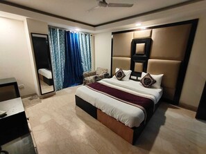 5 Schlafzimmer, Bügeleisen/Bügelbrett, WLAN, Bettwäsche