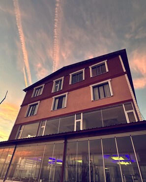 ด้านหน้��าที่พัก