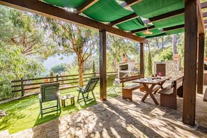 Unclassified image, 2 of 47, button