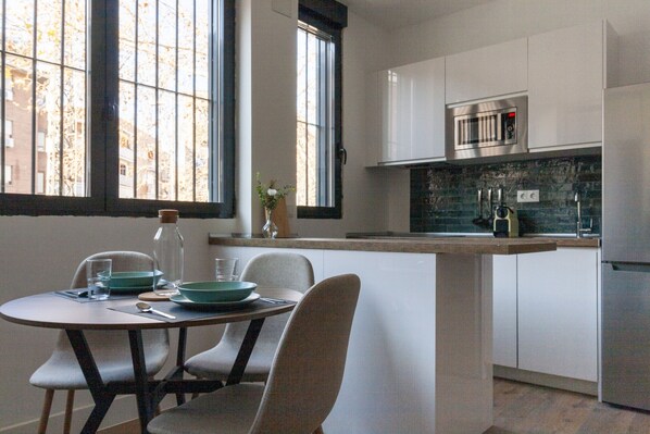 Køleskab, mikrobølgeovn, ovn, opvaskemaskine