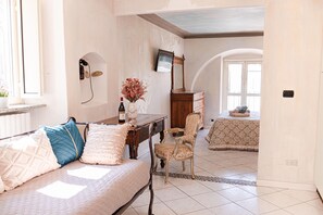 1 habitación, escritorio y insonorización