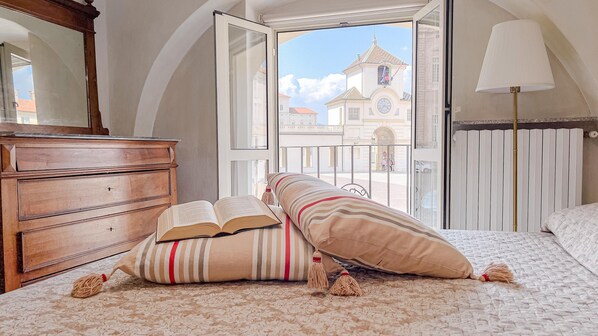 1 habitación, escritorio y insonorización